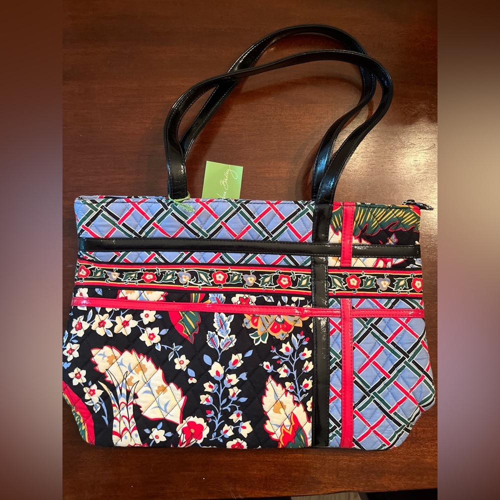 Vera Bradley Zippidy Tote Versailles